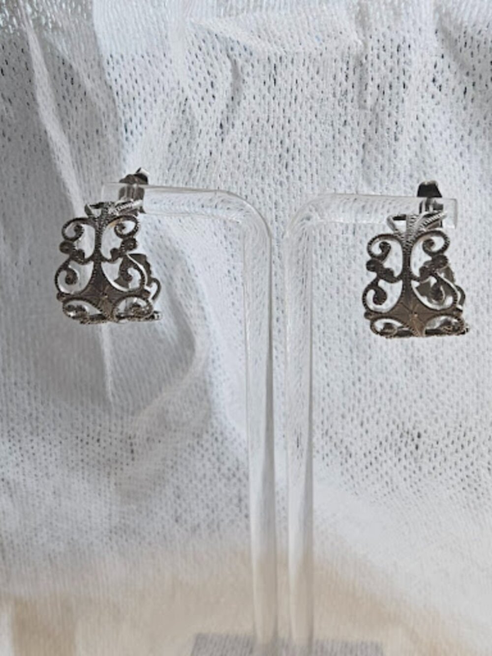 Vintage Sarah Coventry Filigree Scroll Hoop Earrings Silver Tone j30 - Picture 2 of 8